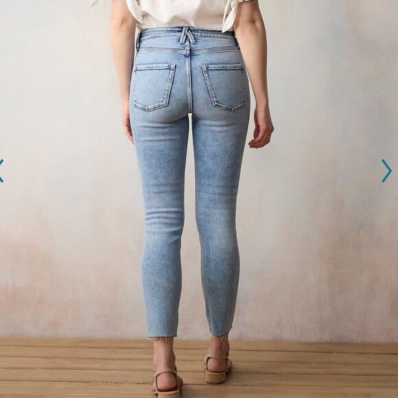 LC Lauren Conrad Light Wash Skinny Ankle Jeans Size 6 Mid Rise Stretch Denim - Picture 2 of 12